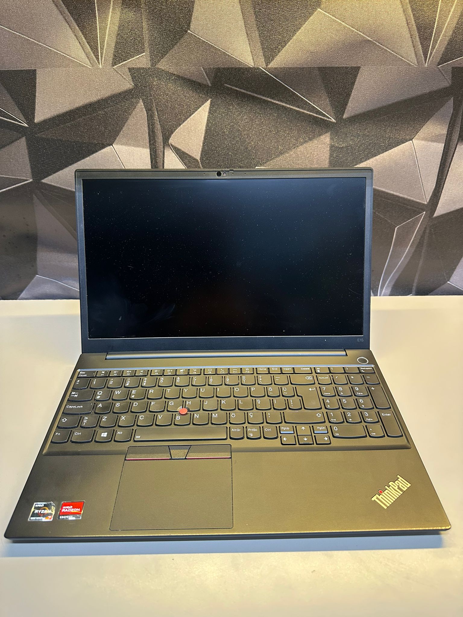 LENOVO THİNKPAD E15 RYZEN 7 5700U/16 GB/1TB SSD/AMD RADEON GRAPHICS/15.6